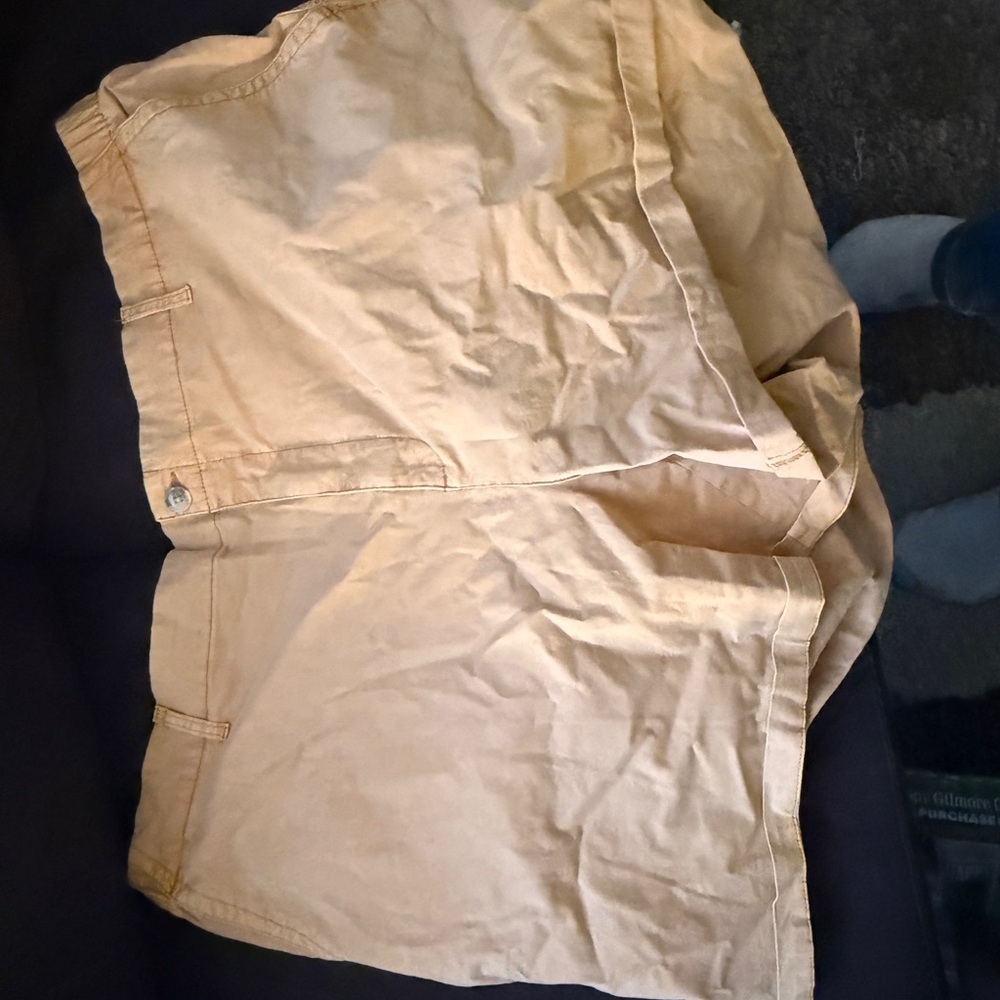 NWOT Old Navy Beige Everyday Shorts